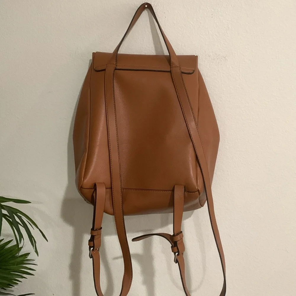 Zara Backpack - Picture 4 of 5